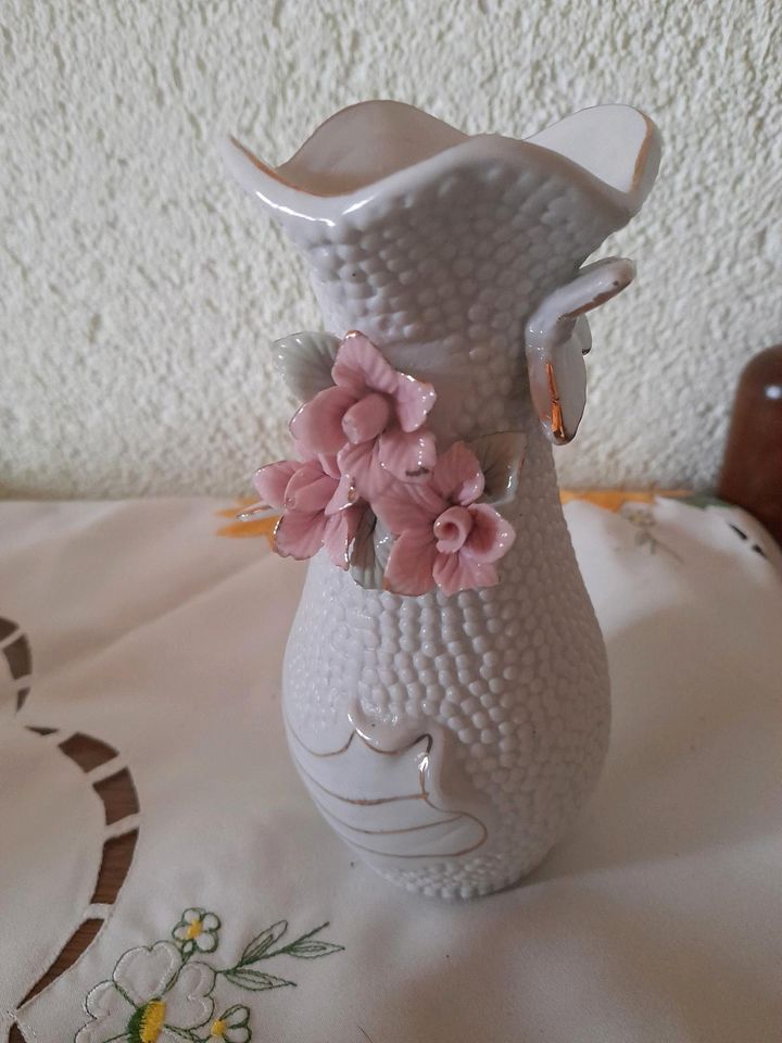 2 Vasen  mit  Blumen neu in Drognitz