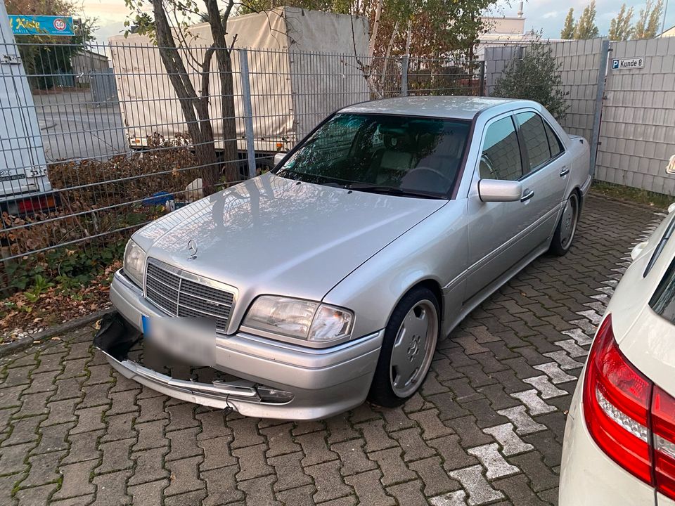 Unfallfahrzeug! Mercedes W202 C280 - AMG ORIGINAL packet Umbau in Bergisch Gladbach