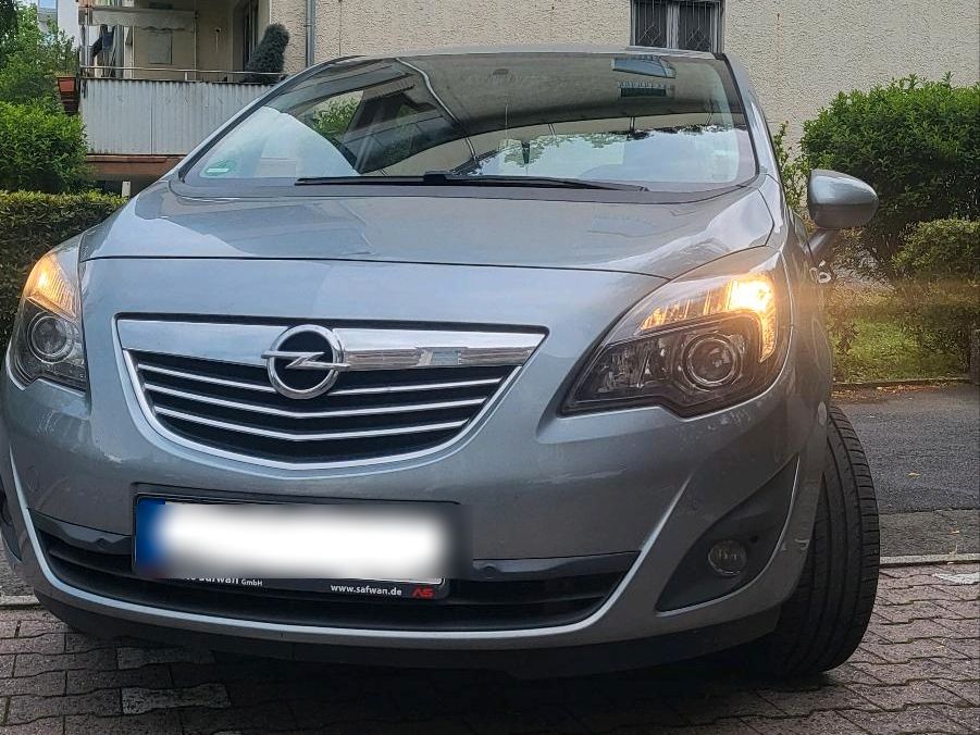 Opel Meriva b in Neu-Isenburg