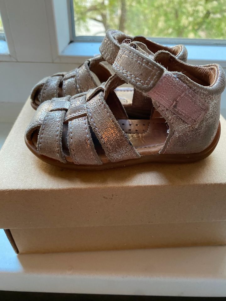 Bisgaard Sandalen 22 Mädchen Schuhe Gold rosa in Berlin