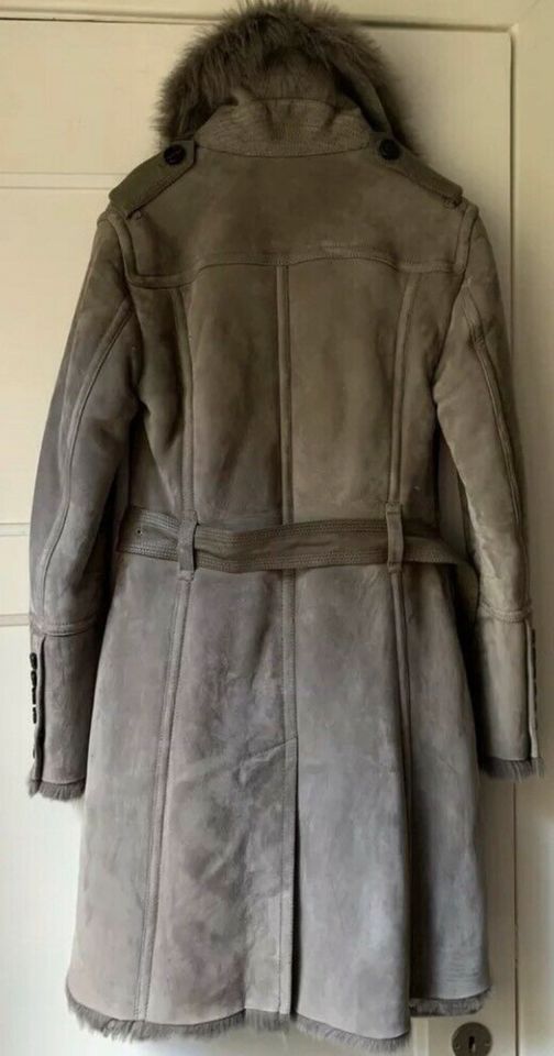 Original Burberry Lammfell Mantel grau taupe gr xs top in Rheinland-Pfalz -  Osburg | eBay Kleinanzeigen ist jetzt Kleinanzeigen