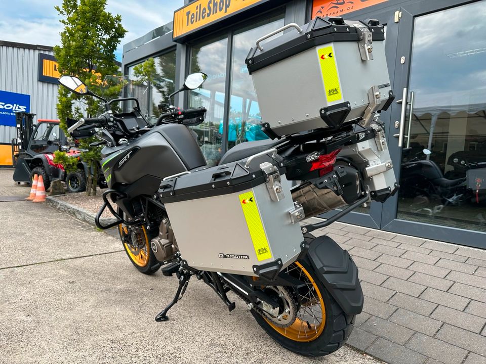 Motorrad, Reisemotorrad, Touringmaschine QJ Motor SRT 700X Pro in Mettingen