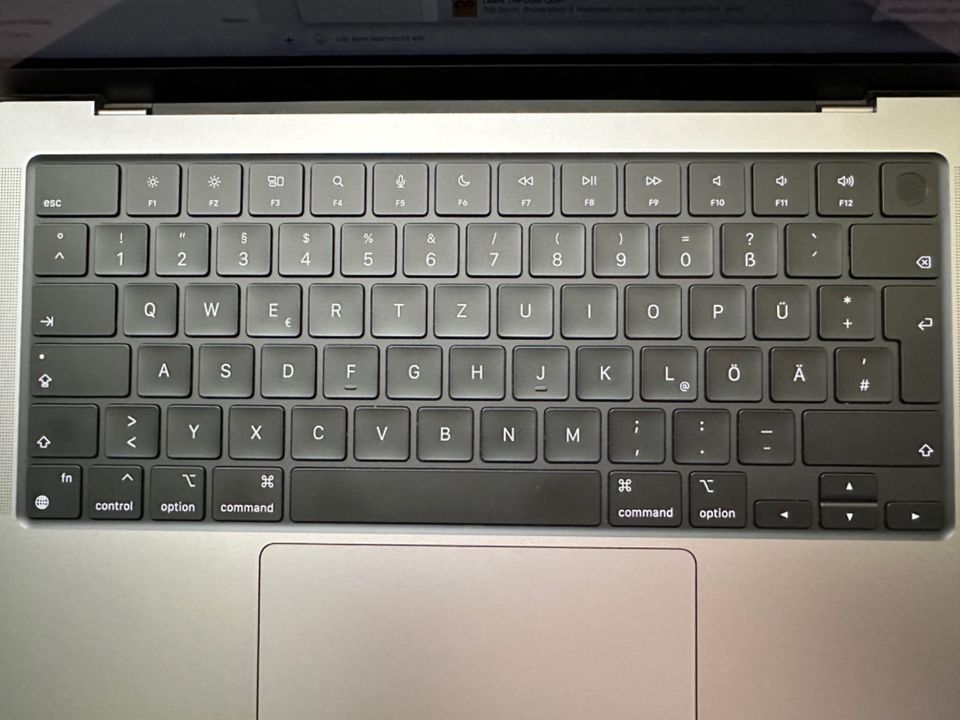 Apple MacBook Pro M1 16/512 GB Farbe grau in Rödermark