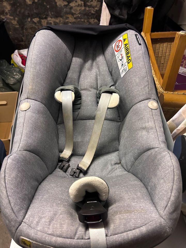 Maxi Cosi Pebble Plus Isofix mit Babyschale in Wuppertal