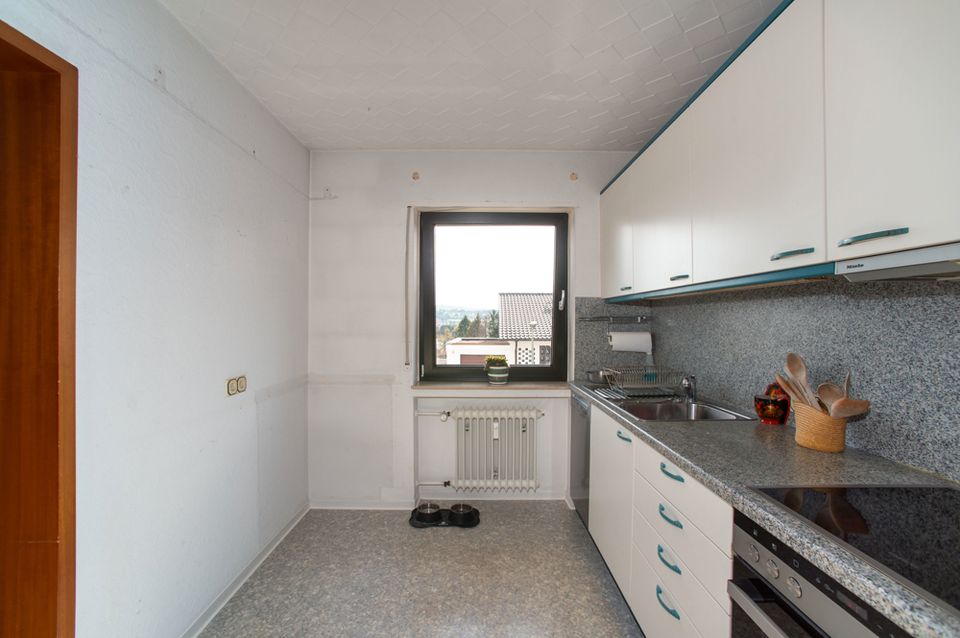 Charmantes Wohnen in kleiner Gemeinschaft: Obergeschosswohnung mit Balkon und Garage in Riegelsberg