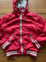 H&M 128 Übergangsjacke Jacke rot Kapuze Taschen Berlin - Schöneberg Vorschau