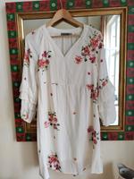 Kleid mit Blumen. Besticktes Blumenkleid. Gr.S-M , Neu ! Berlin - Mitte Vorschau