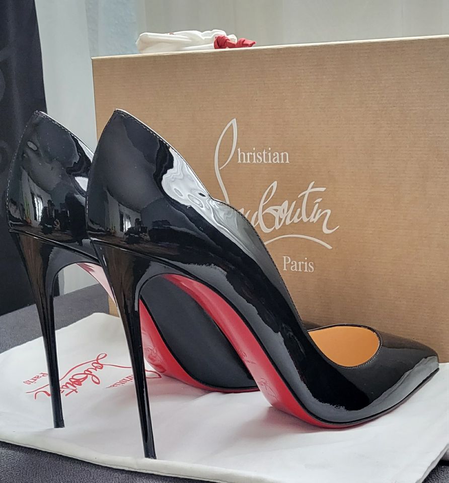 Original Louboutin Pumps 12cm Hot Chick 100 Schwarz Lack EUR 43 in Berlin