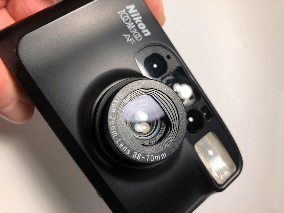 Nikon Zoom 200 AF Kleinbildkamera wie Mju II Yashica T4 T5 in Uslar