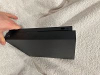 Xbox One X inkl. Zubehör (Controller, Headset, Kabel, HDMI) Thüringen - Apolda Vorschau