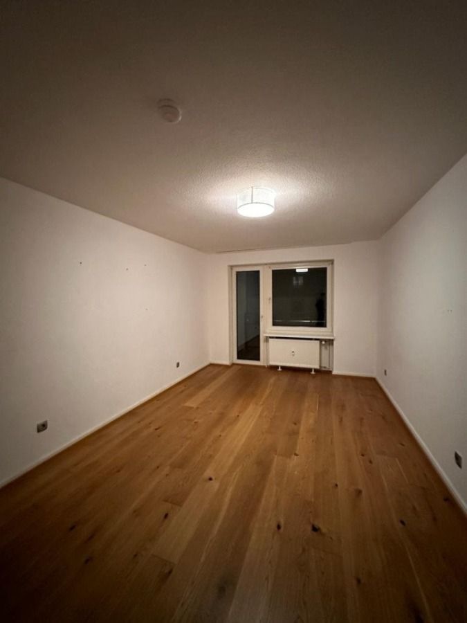 Geräumige 3-Zimmer-Wohnung mit Einbauküche und Parkettboden in Billstedt in Hamburg