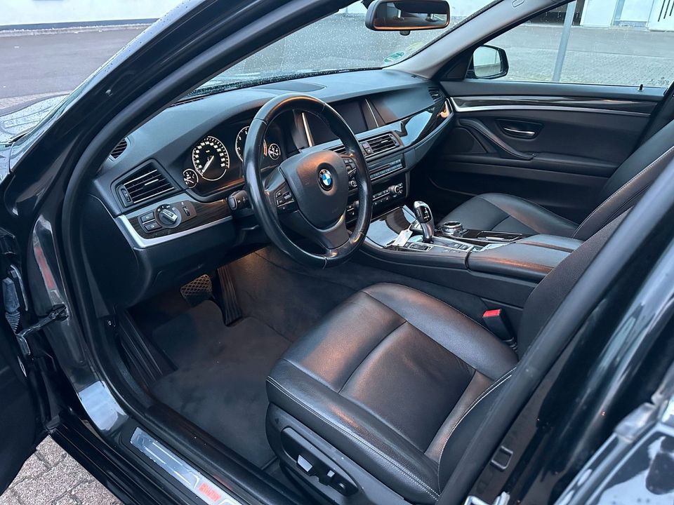 BMW 520d xDrive-LUXURY PAKET-LEDER-AHK-GEPFLEGT in Speyer