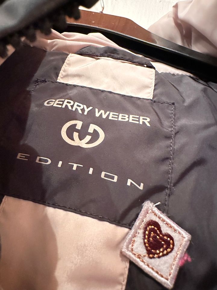 Gerry Weber 80% Daunenjacke super leicht Gr. 46 in Velen