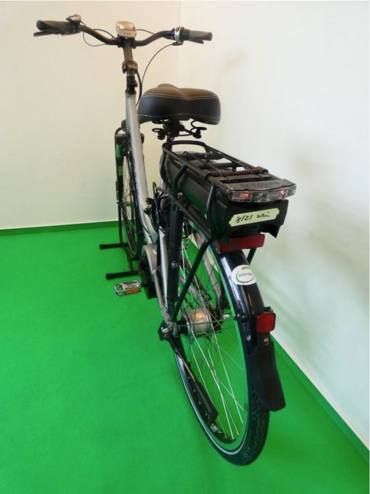 E-Bike Velo de Ville 1500km  Bosch Mittelmotor  kleiner Rahmen in Essen