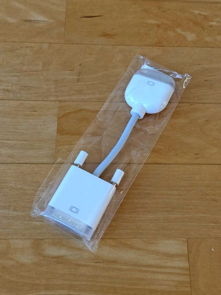 Apple Adapter DVI auf VGA  Neu ! in Freiburg im Breisgau