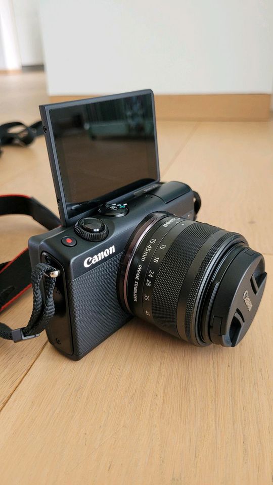 Canon EOS M100 mit OVP und Tasche in Singen