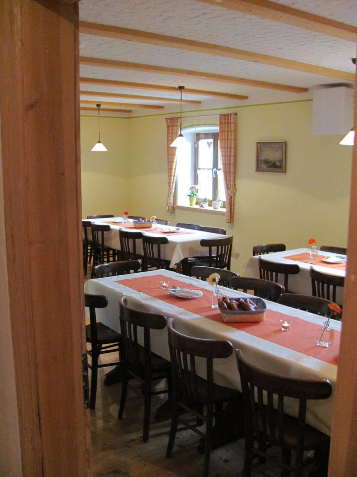 Bauernhaus mit Zoigl-Gaststätte, Biergarten und Braurecht in Falkenberg Oberpf