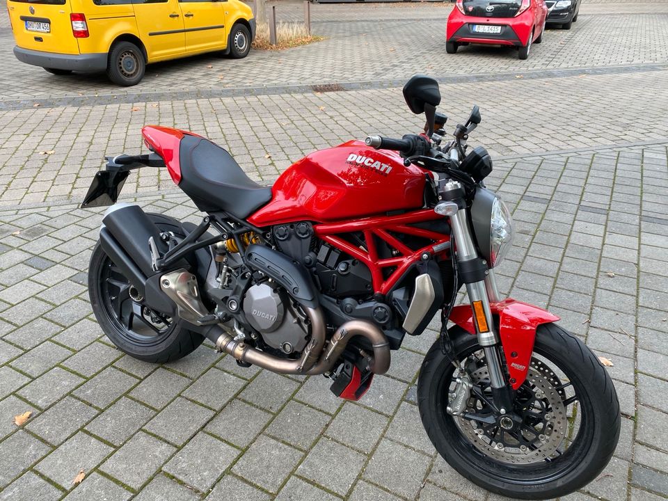 Ducati Monster 1200 in Berlin