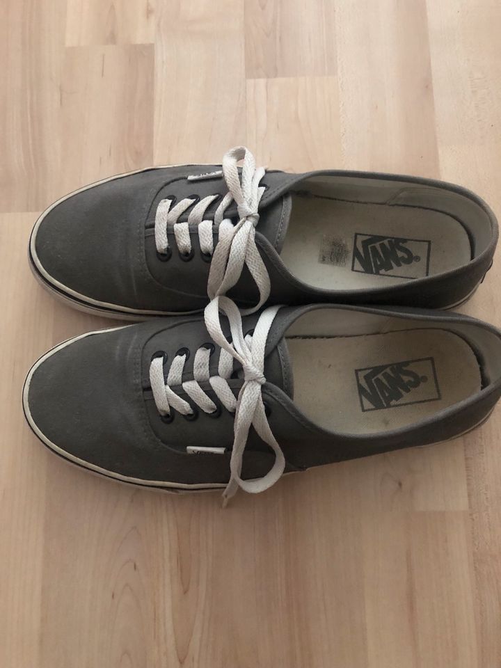 Vans Herren Sneaker Gr. 42 grau in Köln