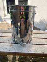 CFM-Lagerbehälter 100 kg, Quetschhahn, Imkerei Schleswig-Holstein - Reinfeld Vorschau