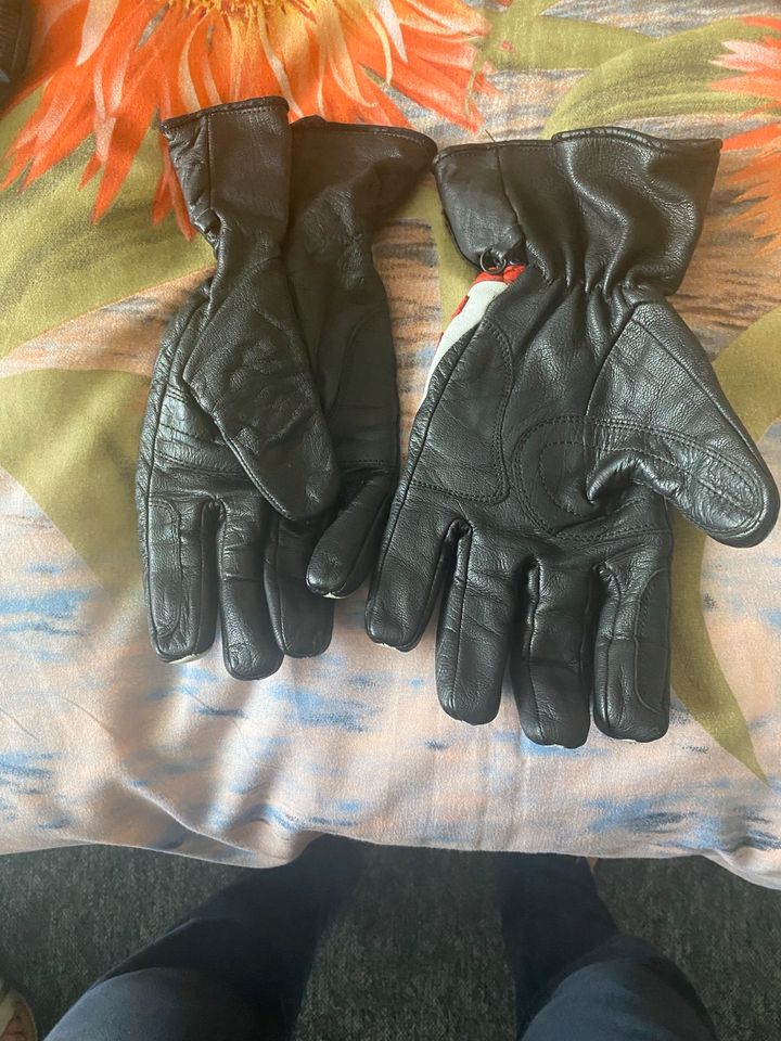 Motorrad Handschuhe in Östringen