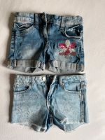 116 zwei kurze Jeanshosen mit Applikationen Baden-Württemberg - Ketsch Vorschau