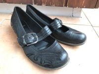 Mädchenschuhe / Absatzschuhe mit Stickerei - Größe 37 Baden-Württemberg - Titisee-Neustadt Vorschau