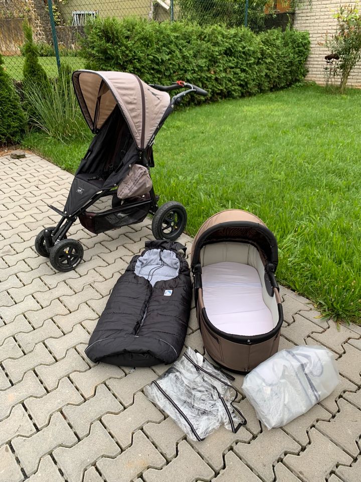 TFK Joggster lite, Kinderwagen mit Babywanne und viel Zubehör in Pohlheim