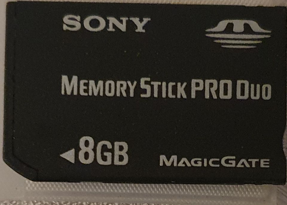 ORIGINAL Sony 8GB Memory Stick Pro Duo für PSP in Hamburg