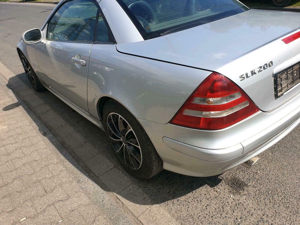 Mercedes-Benz w170 slk 200 KOMPRESSOR  BJ 2001 schlachtfest. in Bottrop