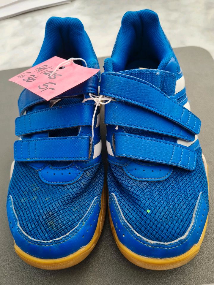 Adidas Schuhe blau Gr. 36 in Thedinghausen