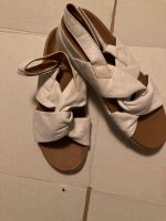 Neu Strive Sandalen 39 Creme Leder Klett Sommer Perfekt Düsseldorf - Angermund Vorschau