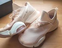 Nike Turnschuh 44,5 Farbe rosè/ gold neu Thüringen - Nordhausen Vorschau