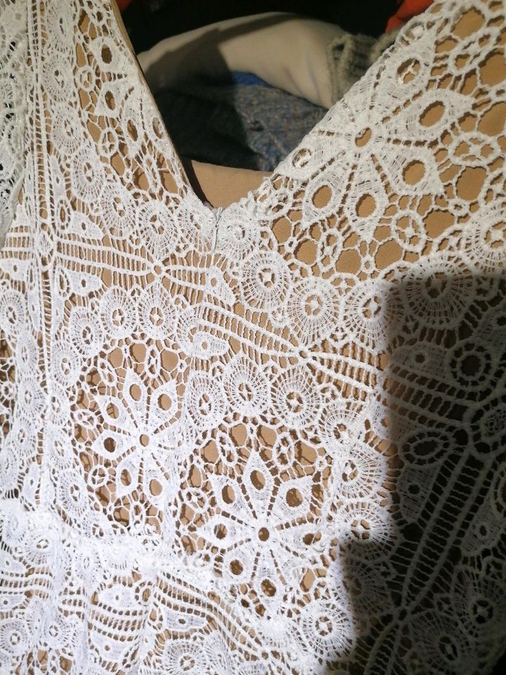 Kleid Gr. 40 beige in Häkeloptik in Salzgitter