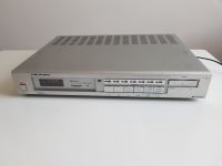 Grundig Radio-: FM-AM Quartz Synthesizer Tuner T7200a silbern Düsseldorf - Heerdt Vorschau