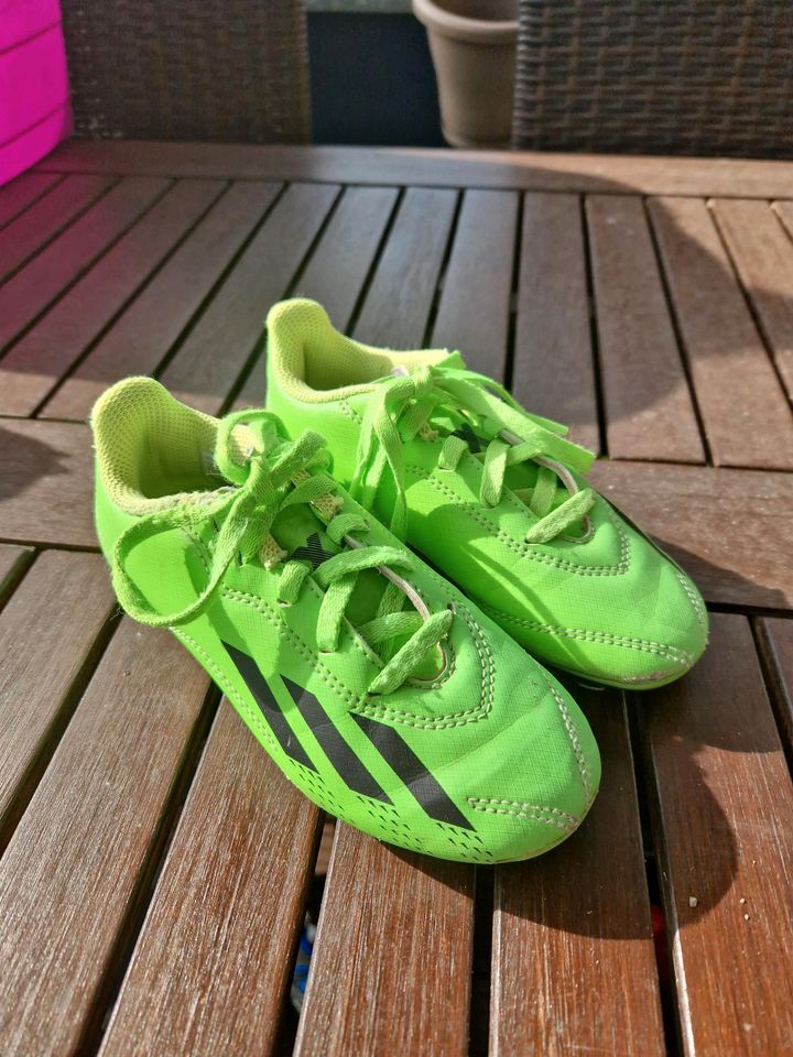 Fussballschuhe in Duisburg