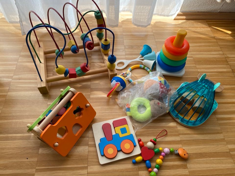 Babyspielzeug Kleinkindspiele in Aalen