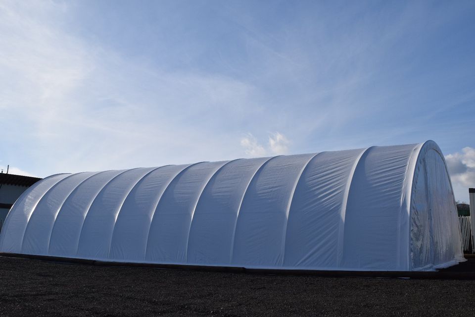 Rundbogenhalle Zelthalle 12x9x4,5m Landwirtschaft 750 PVC Statik in Rodeberg