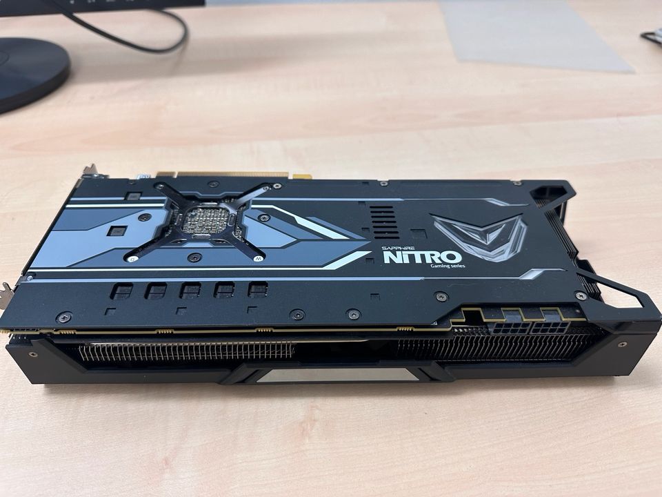 Saphire NITRO+ RX VEGA56 8G HBM2 in München