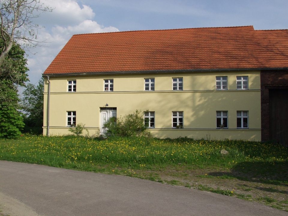 ehemaliger Vierseithof mit 8-Zimmer-Wohnhaus, Nebengebäuden in Jüterbog