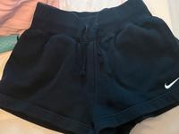 Kurze Nike Hose Hessen - Wiesbaden Vorschau