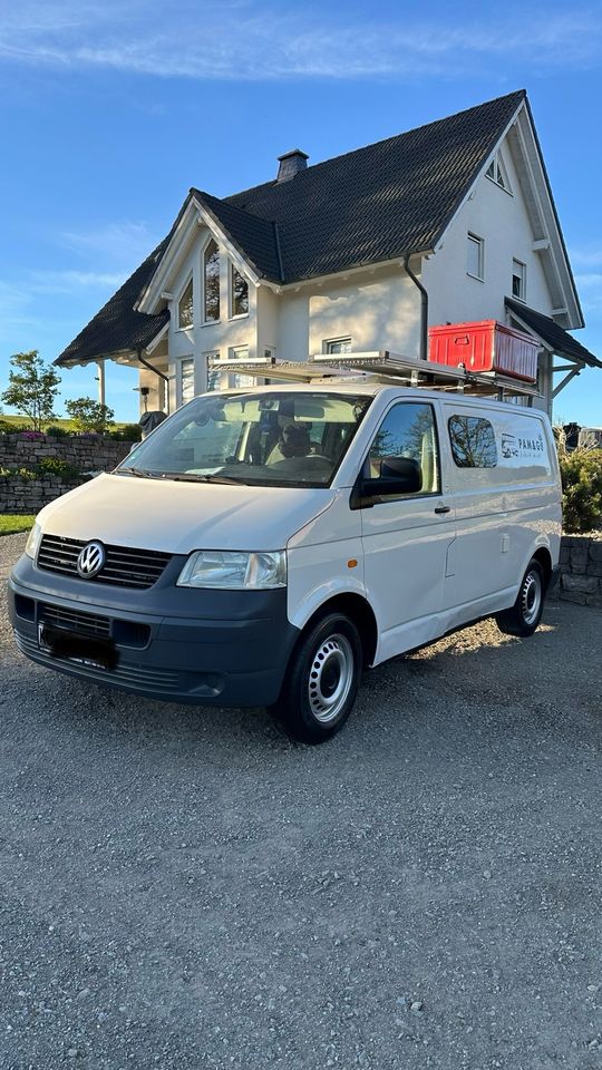 VW Bus liebevoll ausgebaut T5 Wohnmobil in Kronach