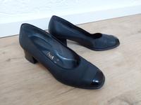 Schwarze klassische Pumps von Gerwinia, Gr. 38 Bayern - Ergoldsbach Vorschau