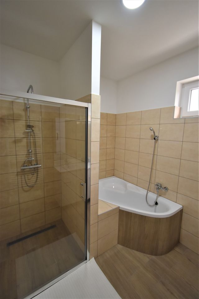 Renovierte 4-Zimmer-Wohnung zum Verkauf in Egervár. in München