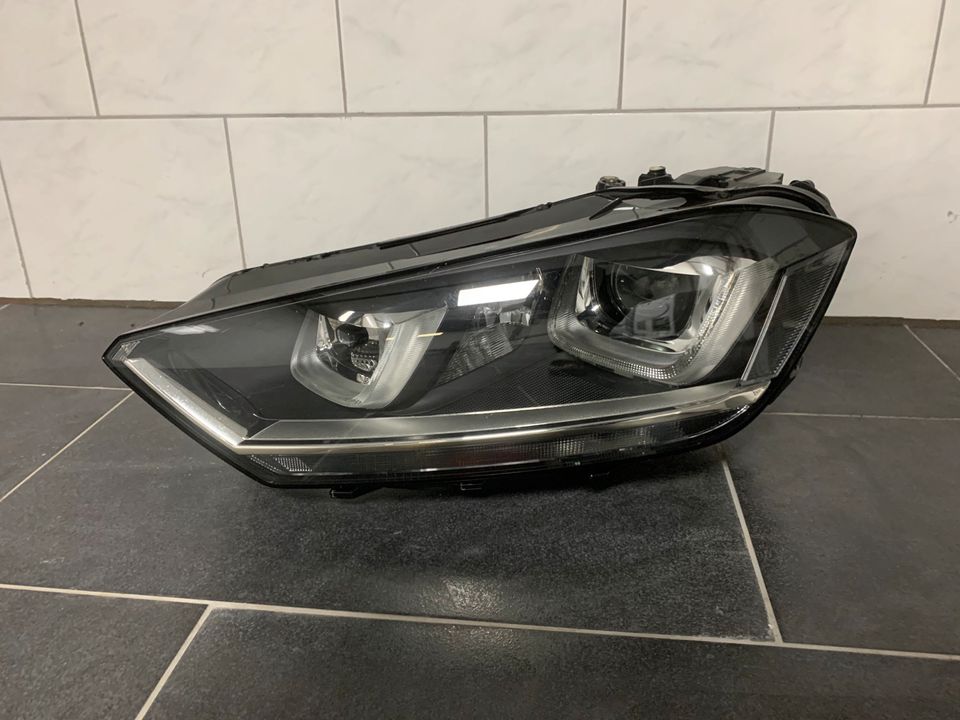 VW Sportsvan Xenon LED Scheinwerfer Links Headlight 517941751B in Oberhausen