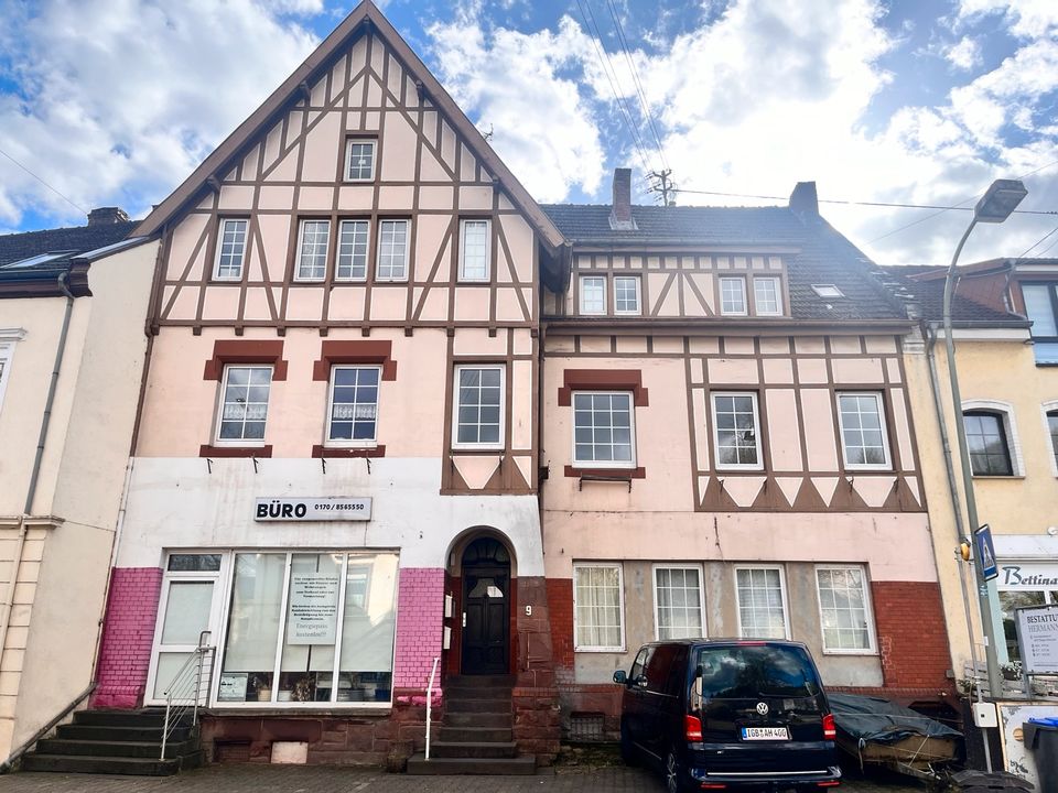 Mehrfamilienhaus in Eppelborn-Dirmingen, 5 Wohnungen+1 Gewerbe in Eppelborn