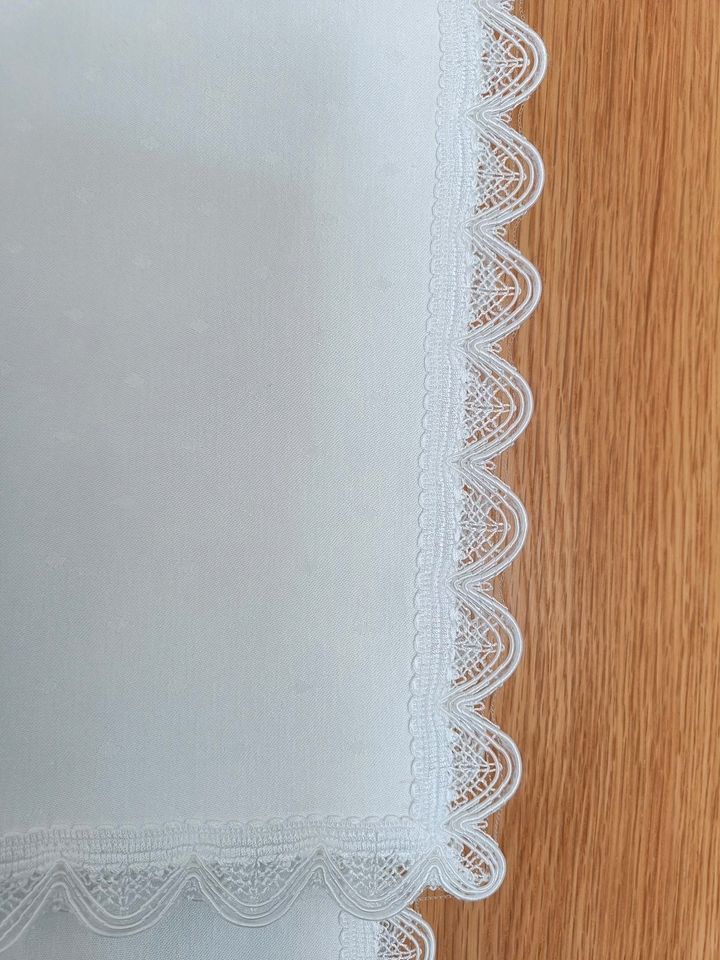 Tisch Decke - weiß mit Spitzenrand  Neu in Gutenzell-Hürbel