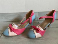Pumps in hellblau-weiß-rosa Nordrhein-Westfalen - Kerpen Vorschau