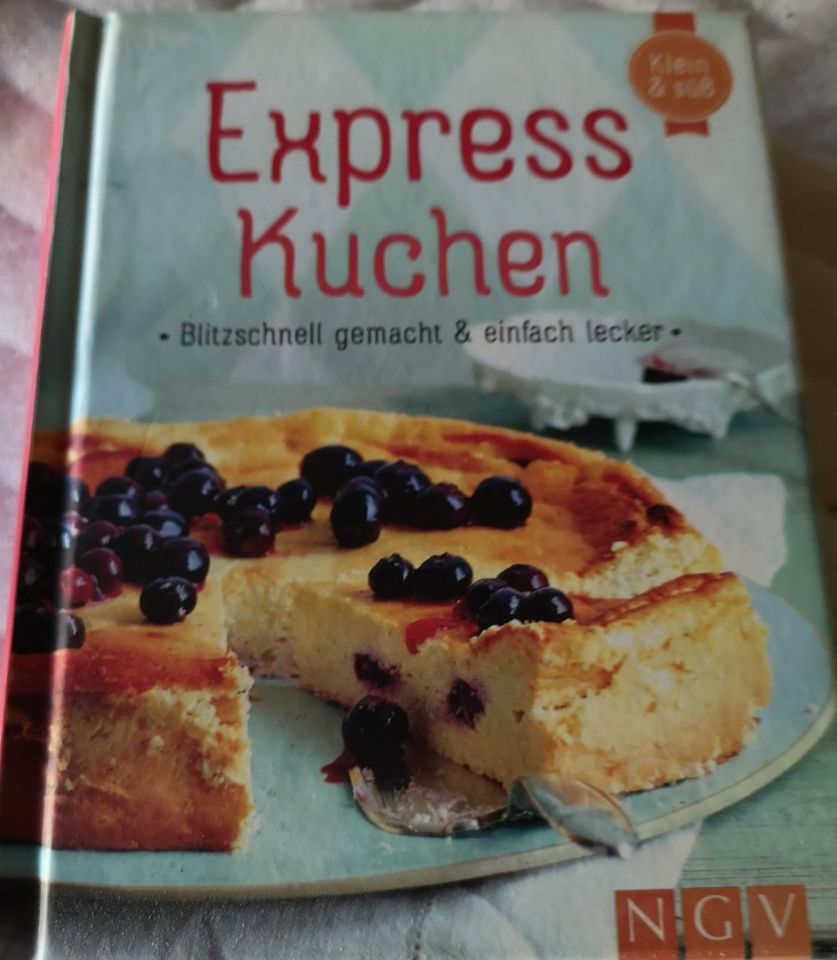 Kochbuch *Express-Kuchen* - 100 raffinierte Rezepte (60) in Kassel