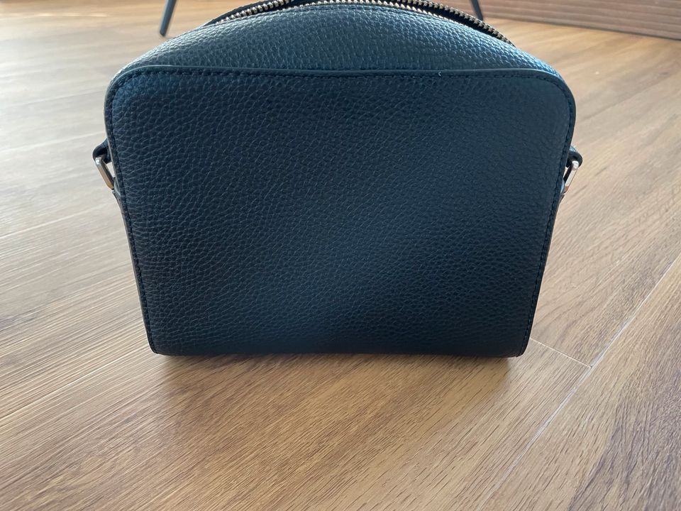 DKNY Cross Body in Hamburg